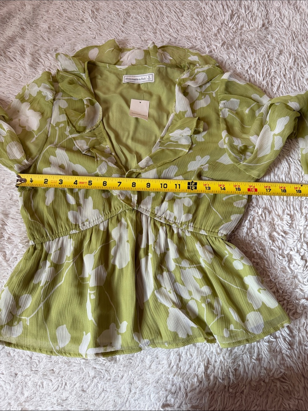 NWT Abercrombie & Fitch green floral blouse long sleeves and ruffle  size S - Picture 4 of 6